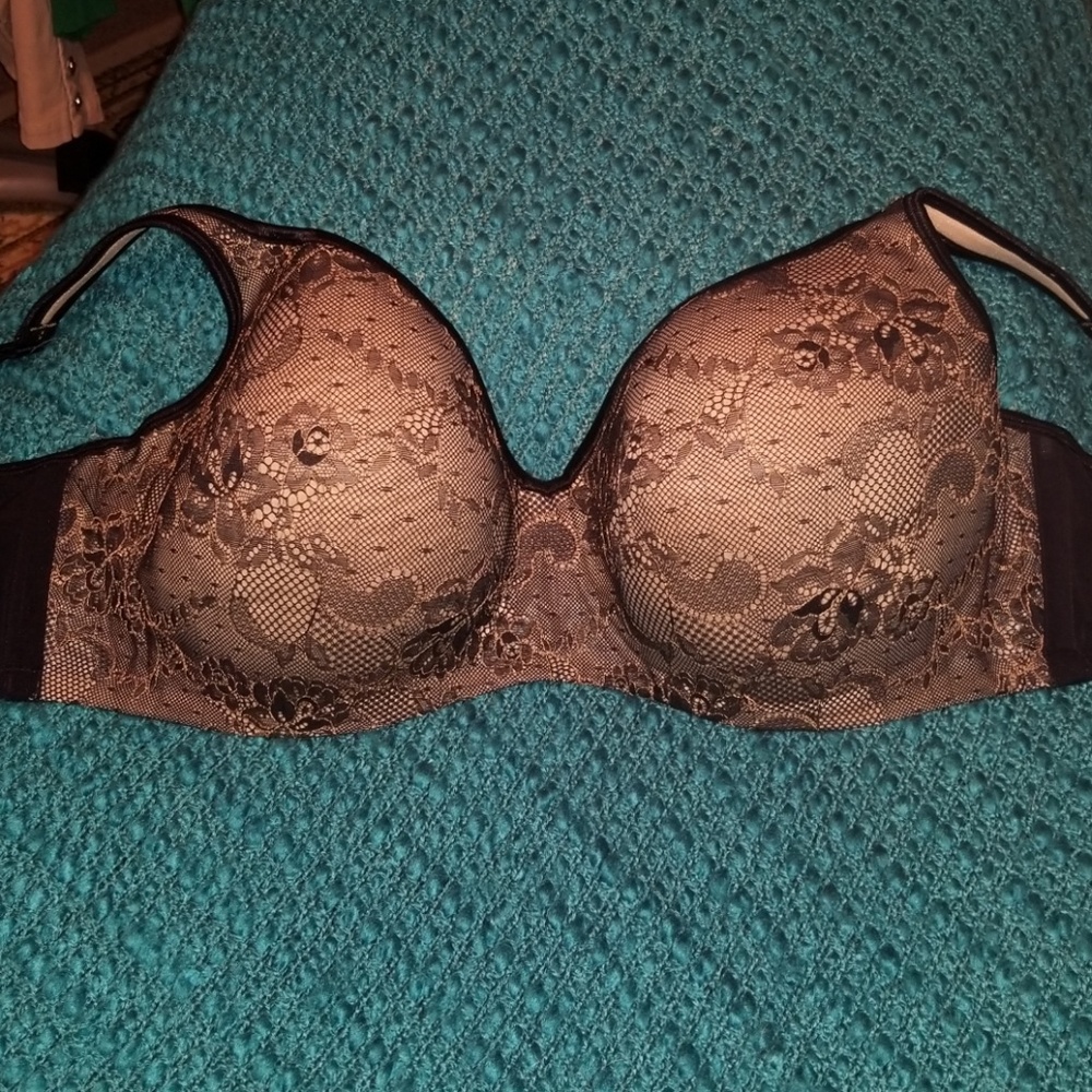 40G Cacique black lace overlay bra